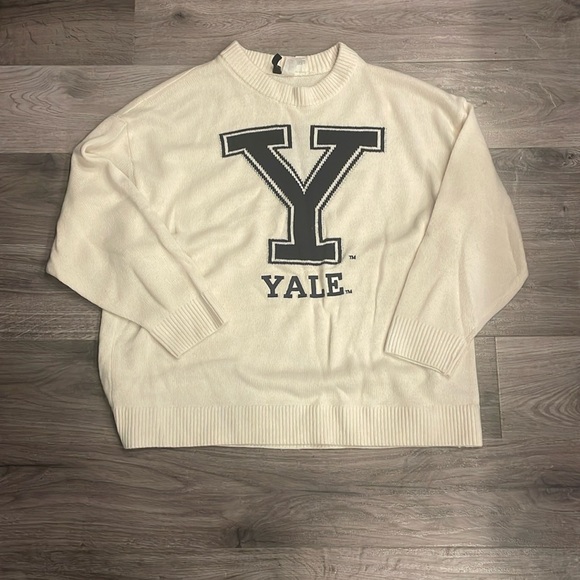 H&M Yale U crewneck - Picture 1 of 1